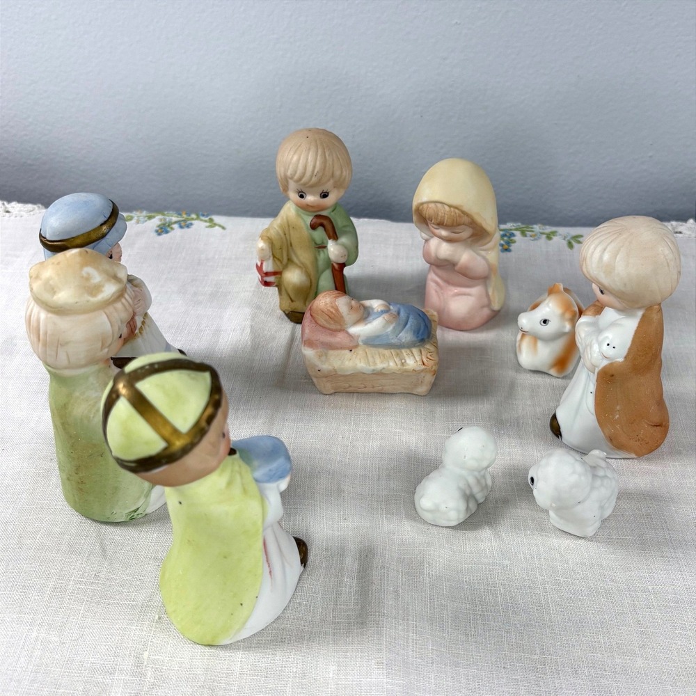 Vintage 11 Piece Ceramic Nativity Set Big Eye Child Style Christmas Manger Scene